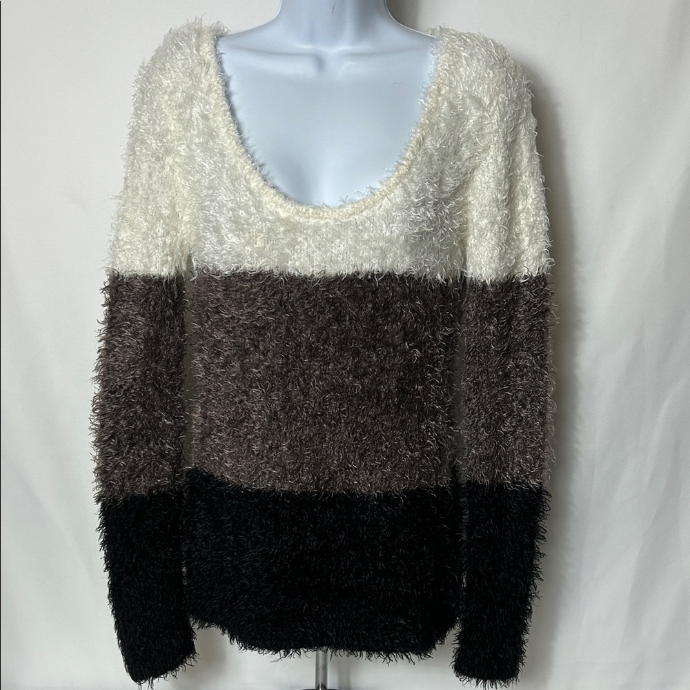 2b Bebe women’s size large black brown cream fuzzy long sleeve pullover sweater